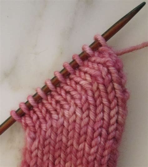 Short rows: double stitches, I like!!! | Knitting stitches tutorial, Knitting short rows ...