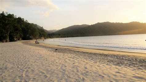 Las Cuevas Beach – ROAMTT