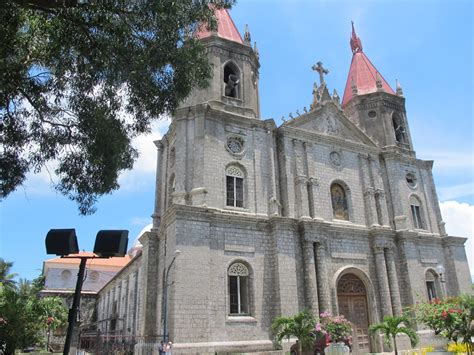 Quick Snaps of the Molo Church and Molo Plaza