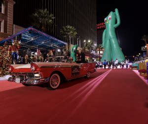 Hollywood Christmas Parade | MommyPoppins - Things to do in Los Angeles with Kids