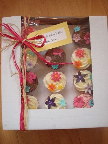 Mother's Day gift boxes of cupcakes | A selection of vanilla… | Flickr