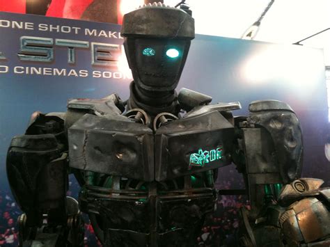 Atom The Boxing Robot From Real Steel Is Lurking At Big Screen