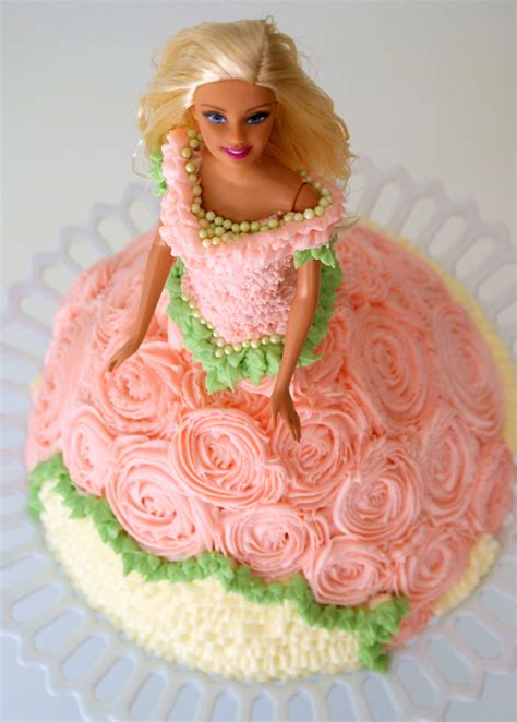 A Little Loveliness: Barbie Doll Cake