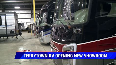 Terrytown RV Superstore debuts new warehouse showroom