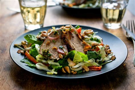 Spicy Thai Pork Tenderloin Salad Recipe | Recette | Plat principal ...