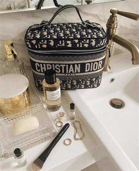 𝒢. on Twitter | Christian dior makeup, Dior makeup, Makeup bag