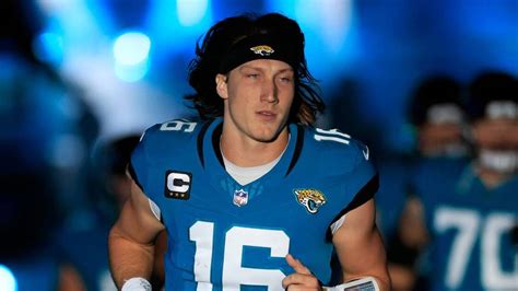 Jaguars QB Trevor Lawrence clears concussion protocol | Yardbarker