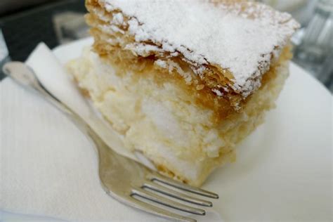 Kremšnita - Croatian pastry dessert (recipe) | Croatian recipes, Biscuit recipe, Croatian cuisine