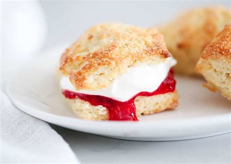 Easy Homemade Irish Scones - I Heart Naptime