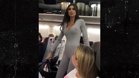 Sexy Woman in Bodysuit Kicked Off Plane, Claims She's IG Famous