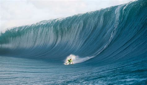 27 of the Craziest Teahupoo Shots That You Really, Really Need to See ...