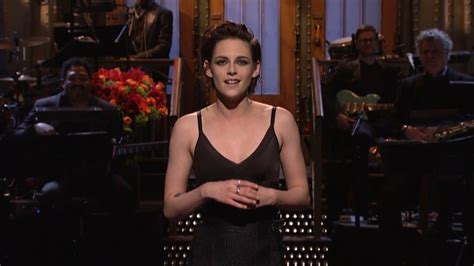 Kristen Stewart Revisits Infamous Robert Pattinson Cheating Scandal in Hilarious 'SNL' Monologue