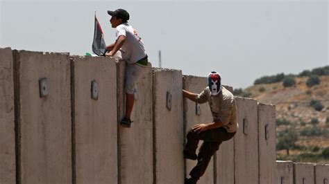 17 Best images about US Mexico Border fence on Pinterest | Gaza strip ...