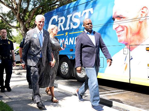 Charlie Crist Loses Campaign Manager Three Weeks out from Election