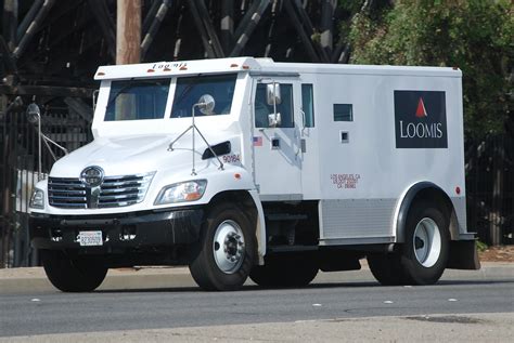 LOOMIS - HINO ARMORED TRUCK | Navymailman | Flickr