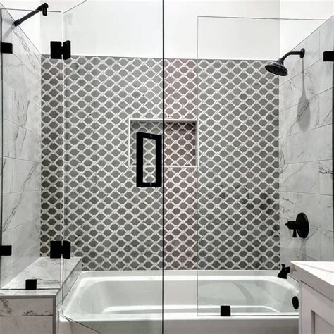 8 Bathtub and Shower Combo Ideas | The Family Handyman Bathtub With ...