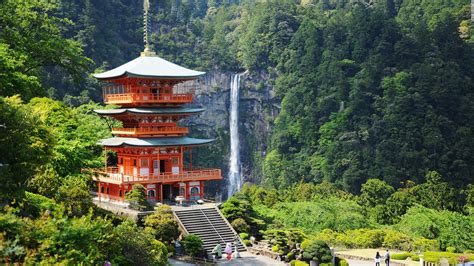 Nachi Fall (Wakayama)is the biggest Waterfall in Japan [1100x619] : r/japanpics