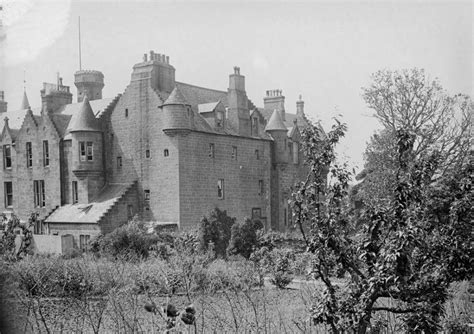 Skelmorlie Castle is a castle in North Ayrshire, to the south of the village of Skelmorlie, on ...