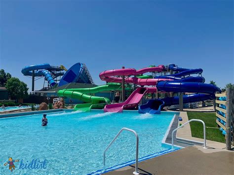 Tips and Discounts for Raging Waves Waterpark in Yorkville