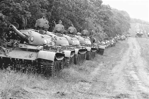 Column of Soviet T-55 tanks : r/TankPorn