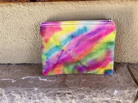 How to Tie Dye with Sharpies (Quick And Simple Craft Project) – The How To Mom