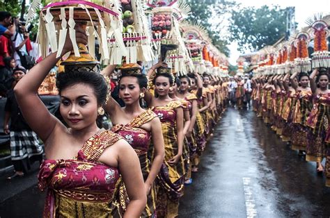 Le foto del Bali Arts Festival - Il Post | Best of bali, Bali, Festival