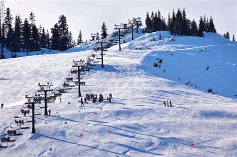 The 5 Best Ski Resorts Near Seattle, 2023/24