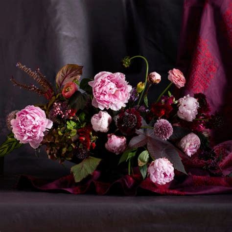 This Scorpio Floral Arrangement Embodies the Allure of Fall