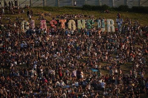 Glastonbury bosses issue scam ticket warning in the run-up to 2024 festival - Manchester Evening ...