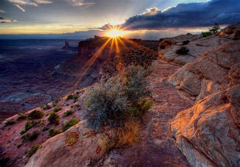 Pin by Sandy Robertson on Sunrise/Sunsets | Canyonlands, Canyonlands national park utah, Sunrise ...