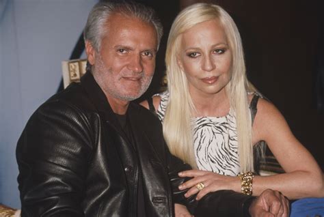 Donatella Versace Young: See How Penelope Cruz Compares!