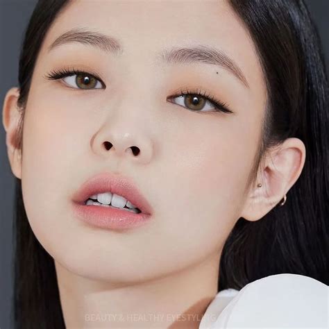 Jennie Kim Eyes