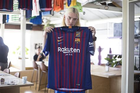 For the first time, customizing the FC BARCELONA jersey - Fucking Young!