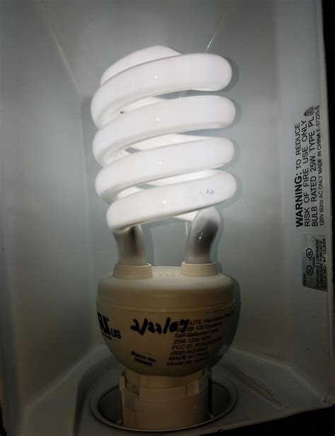 This CFL bulb was installed on 2/22/07 and still works : r/mildlyinteresting