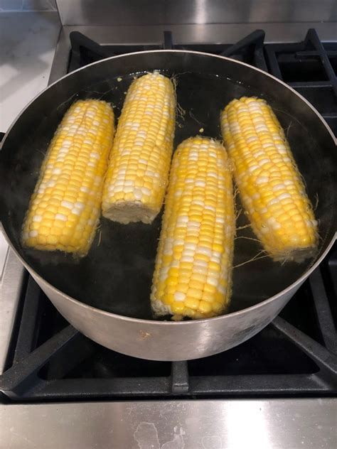 Boiling corn on the cob - Fit Fab Fodmap