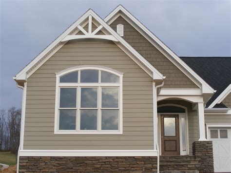 Gable Pediment 400 - River Valley Custom Millwork