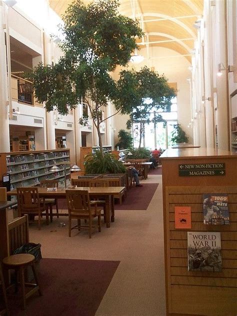 Everett Public Library in Everett, WA - The Reading Area (angled ...