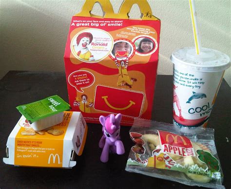 Forays of a Finance Foodie: Healthy and Happy: Taste Testing the Revamped McDonald's Happy Meal