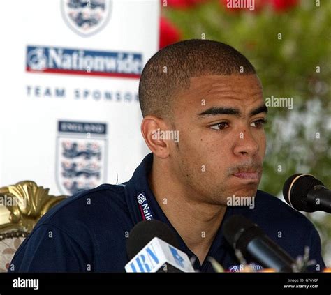 England - Kieron Dyer Stock Photo - Alamy