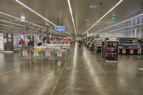 Digital Photograph - Cleared Main Aisles, LaManna Supermarket, Essendon Fields, 11 Jun 2020