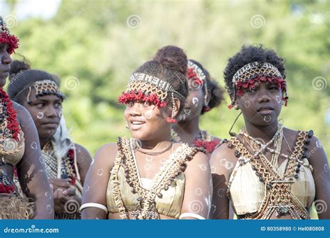 Dancing Girls Solomon Islands Editorial Image - Image of hula, headdress: 80358980