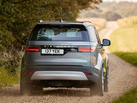 2021 Land Rover Discovery 7 Seater SUV Debuts - India Launch Next Year