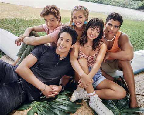 DOOGIE KAMEALOHA, M.D Season 2 MATTHEW SATO, MILO MANHEIM, EMMA MEISEL ...