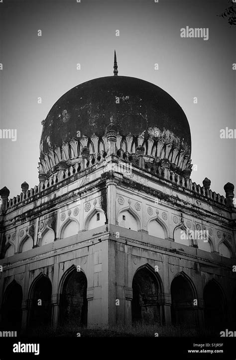 Qutub Shahi tombs in India (4 Stock Photo - Alamy