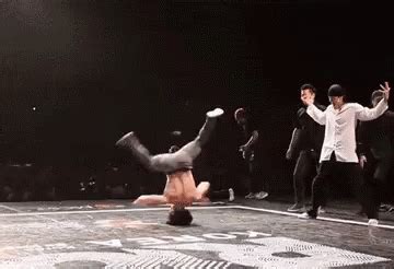 Breakdance Head Spin GIF - Breakdance Dance HeadSpin - Discover & Share ...