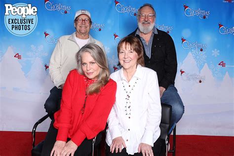 Chevy Chase Reunites with 'Christmas Vacation' Costars at Christmas Con 2023