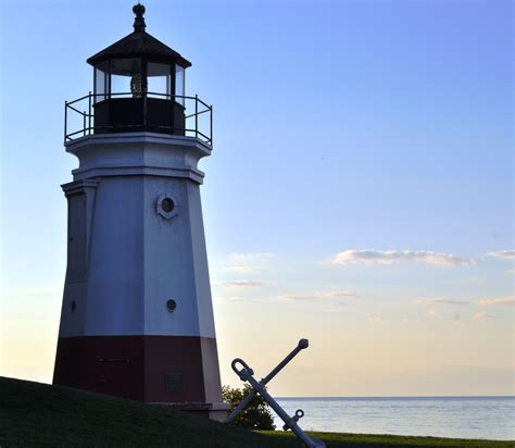 Lighthouse in Vermilion Ohio | Sunrise sunset, Vermilion ohio, Sunrise