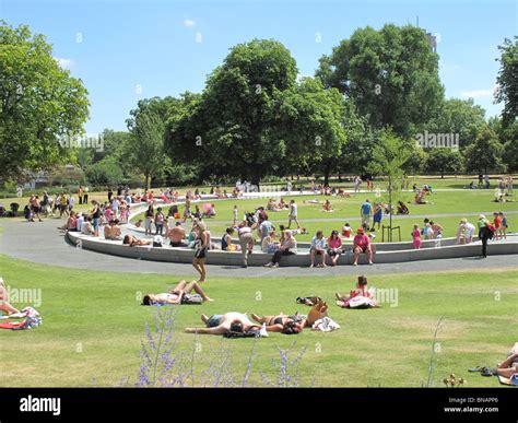 Diana Princess of Wales Memorial Fountain Hyde Park Stock Photo - Alamy