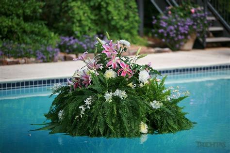 Floating Flowers For Pool Wedding : backyard wedding...i've always wanted to get married in a ...