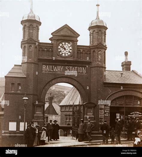 Victorian railway station hi-res stock photography and images - Alamy